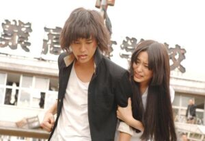 「愛と誠(2012年公開)」で流れる曲は？