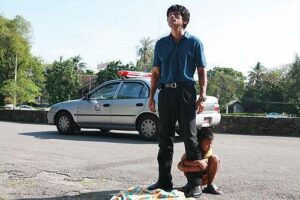 「闇の子供たち」で流れる曲は？